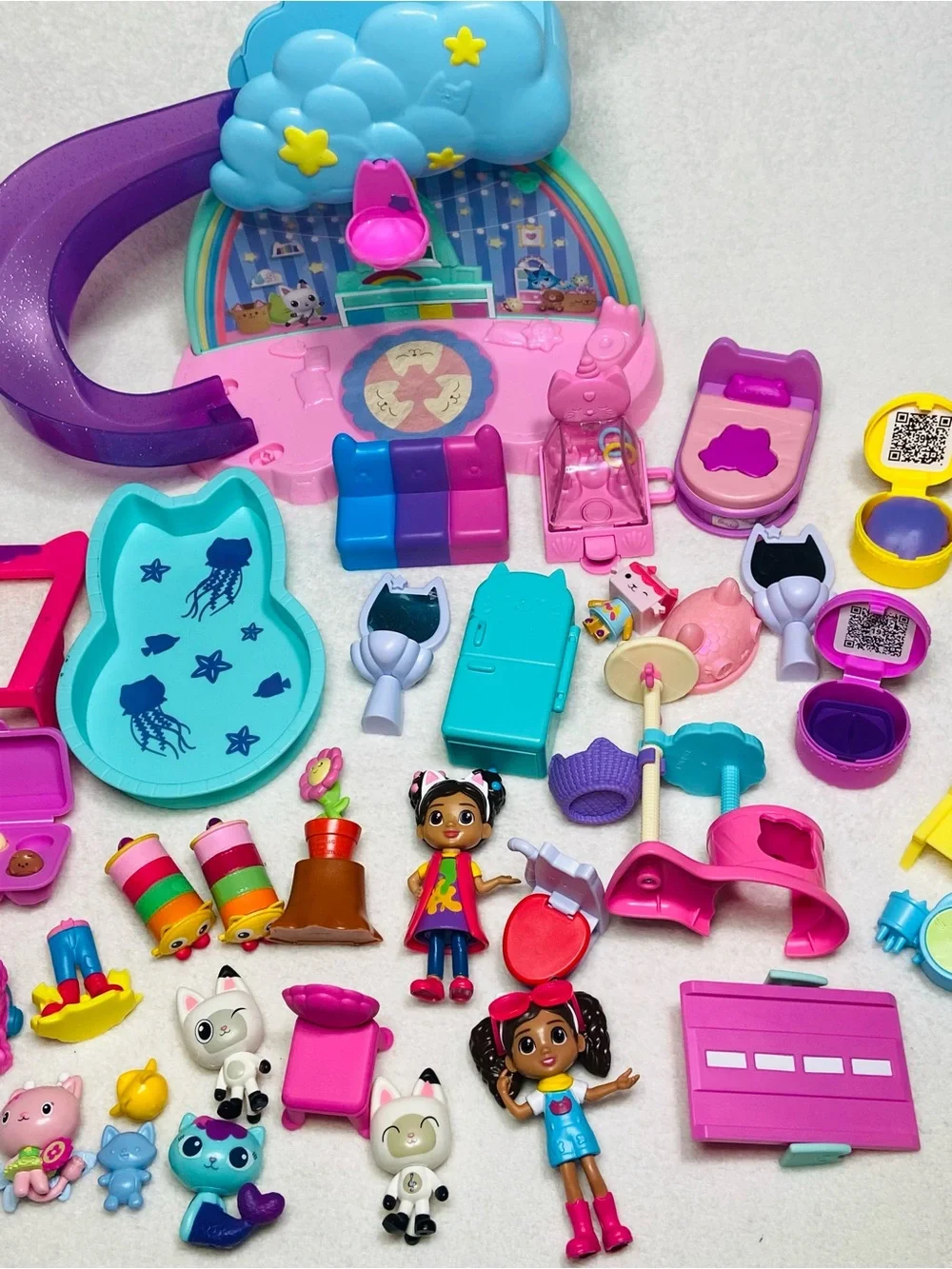 GabbyS Dollhouse this lot